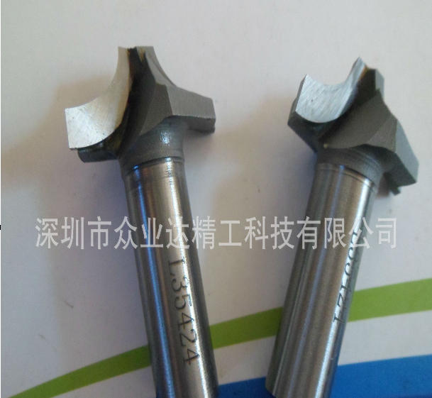 ဂဟေကြိတ်စက်စိန့်စ်၏အလှည့်အပြောင်းမြန်နှုန်းနှင့်အစာကျွေးခြင်းနှုန်းသည်အဘယ်နည်း။