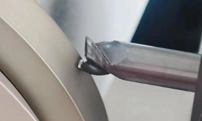 သေတ္တာထဲက ကြိတ်ဖြတ်စက်ကို သင်အသုံးပြုခဲ့တာလား။ နာရီဝက်အတွင်း ဘယ်လို ကွဲသွားတာလဲ။